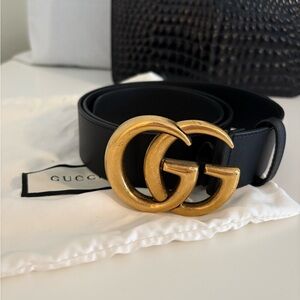 Gucci Black Leather Belt with Gold GG Buckle